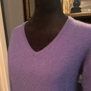 Peck & Peck Violet Purple Lavender Periwinkle Cashmere v-neck sweater